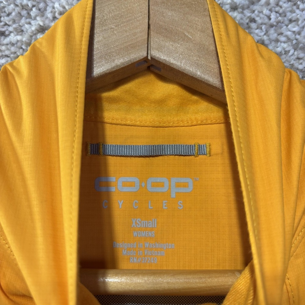 Co-op Cycles Cycling Jacket Womens XS Yellow Hi Vis Windshirt Zip Reflective - Picture 2 of 7